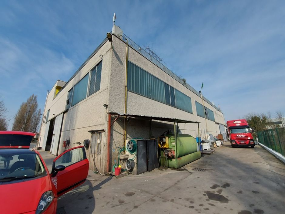 #12506 Capannone con uffici ed appartamento in vendita - foto 6