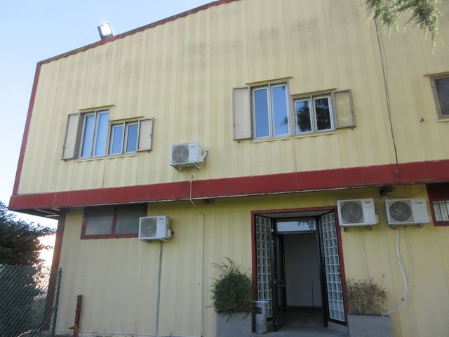 Con servizi in vendita