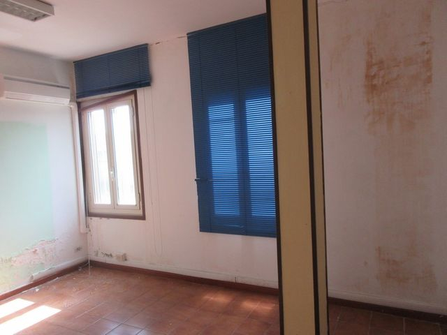 Con servizi in vendita