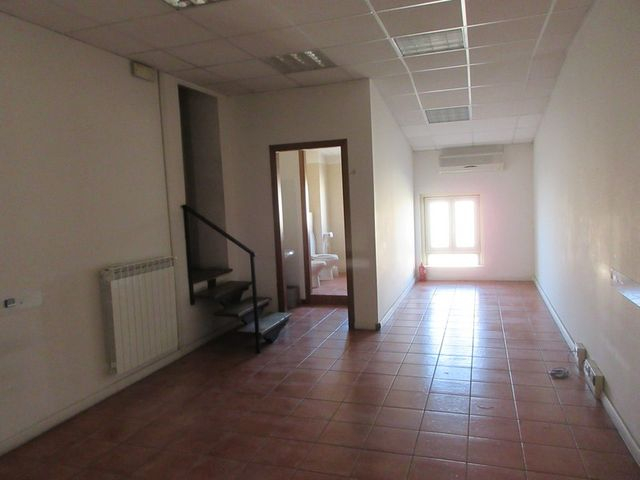 Con servizi in vendita