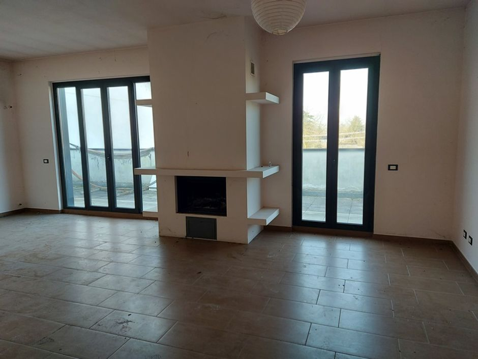 #12563 Capannone con garage e abitazione in vendita - foto 8
