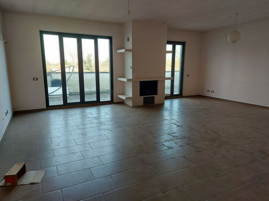 #12563 Capannone con garage e abitazione in vendita - foto 9