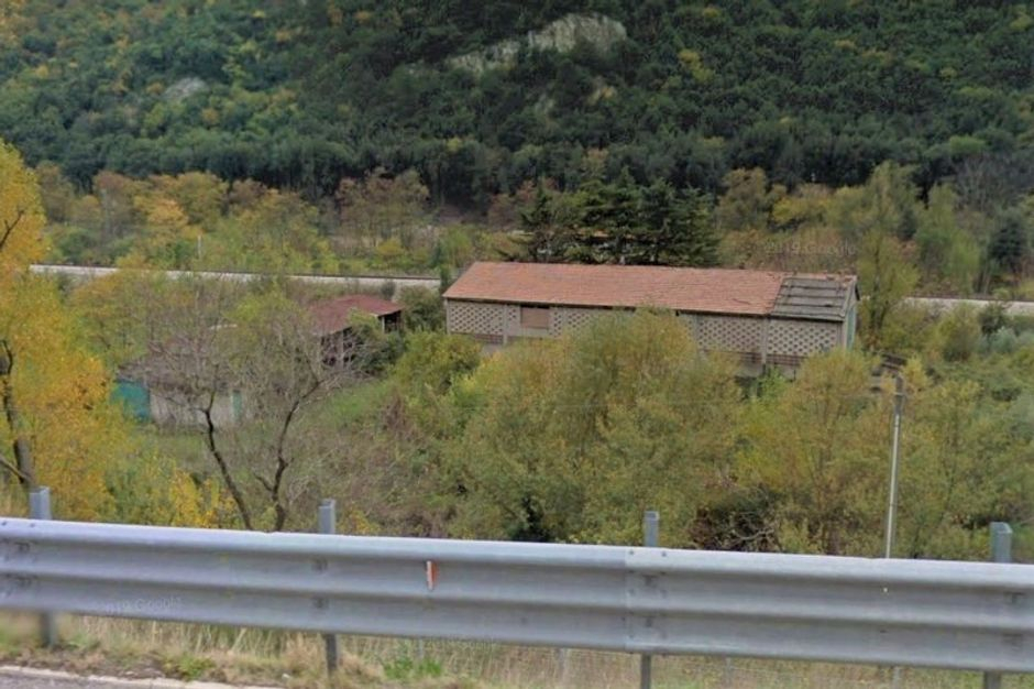 #12662 Capannone e tettoia aperta vicino ferrovia in vendita - foto 1