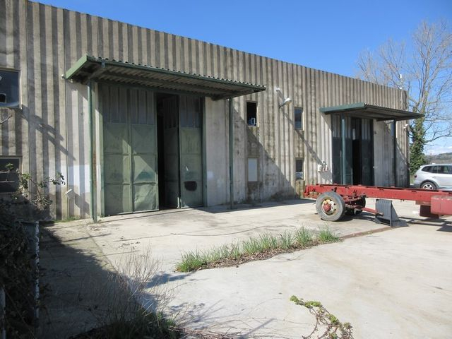 Laboratori in vendita