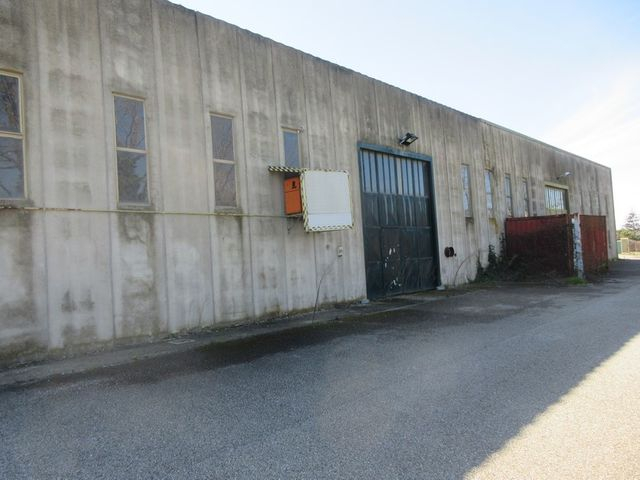 Laboratori in vendita