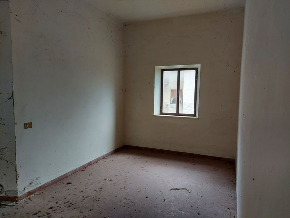 #12779 Magazzino con area pertinenziale in vendita - foto 8