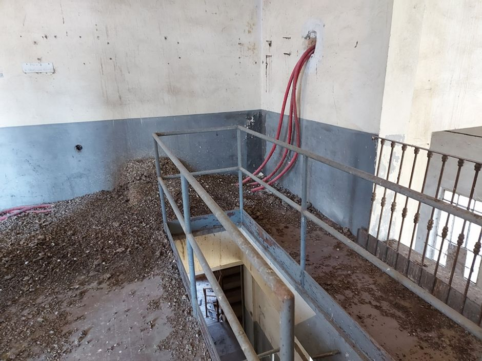 #12783 Fabbricato industriale con abitazione e ampia corte in vendita - foto 13