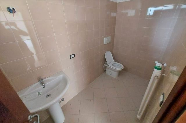 Negozi in vendita
