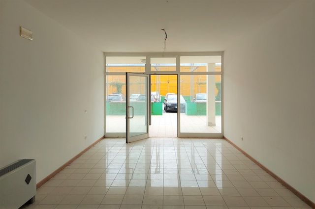 Negozi in vendita
