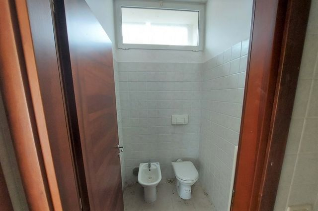 Negozi in vendita