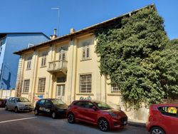 Two level building with courtyard - Lot 12816 (Auction 12816)