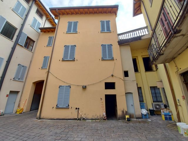 Palazzi in vendita