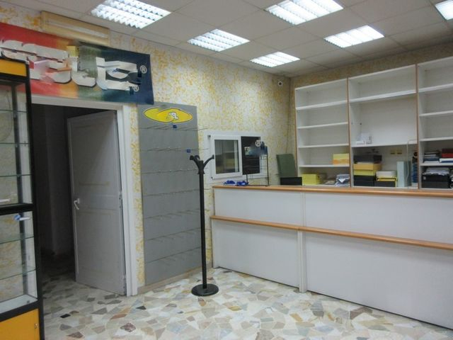 Negozi in vendita