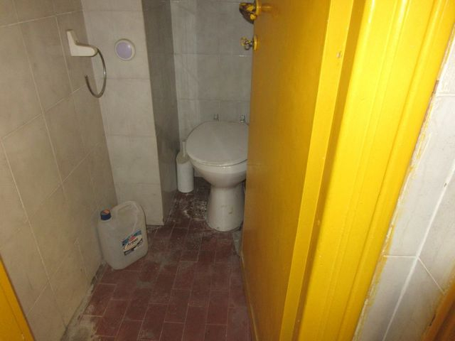 Negozi in vendita