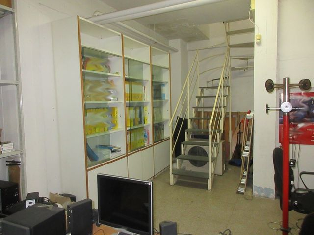 Negozi in vendita