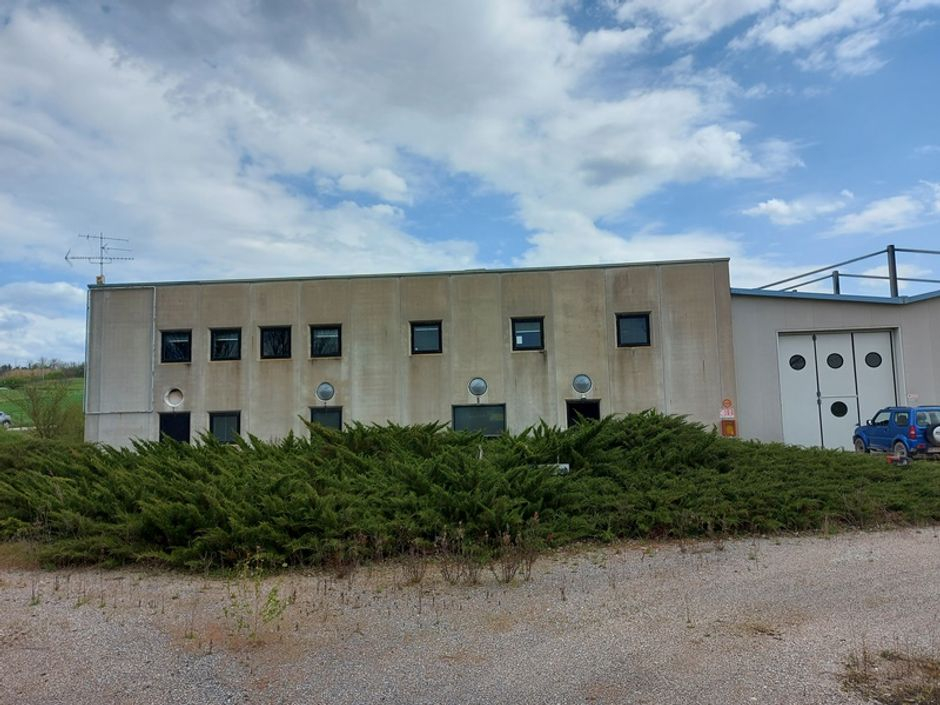 #12918 Capannone artigianale con capacità edificatoria residua in vendita - foto 1