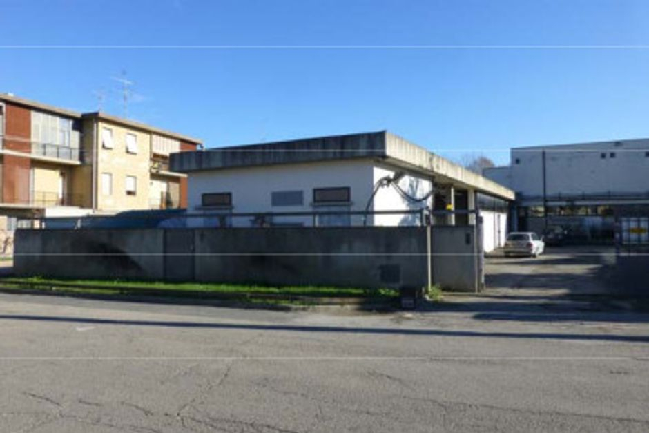 #12973 Fabbricato industriale con piazzale in vendita - foto 1