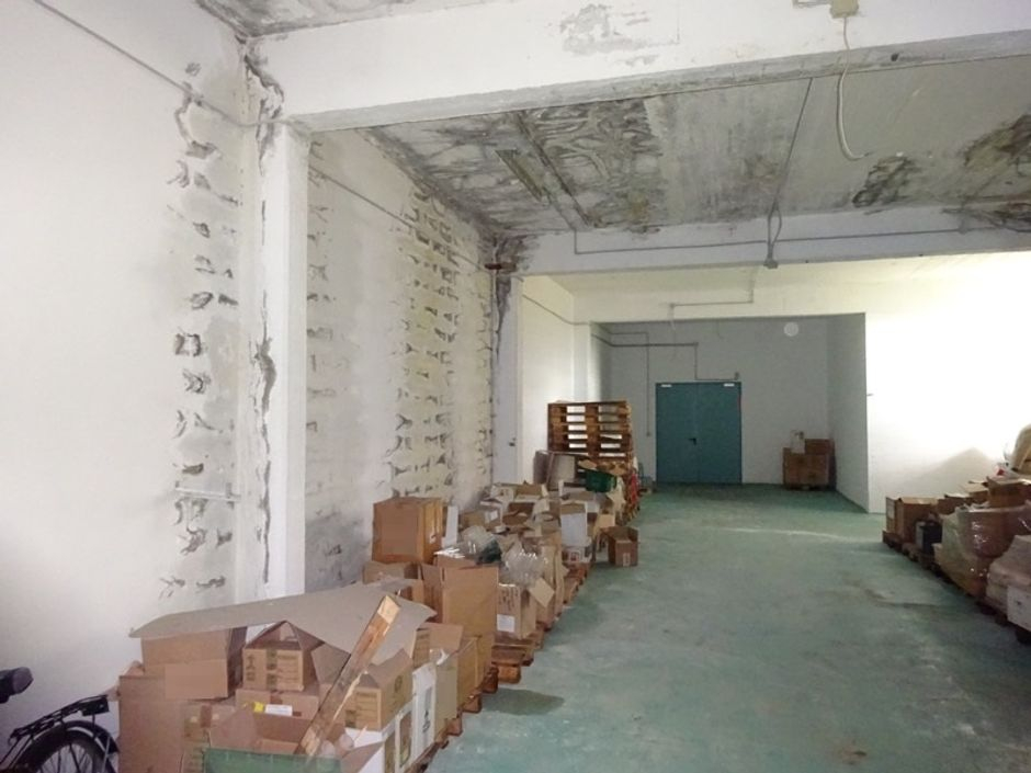 #1298 Capannone con cortile e alloggio in vendita - foto 8