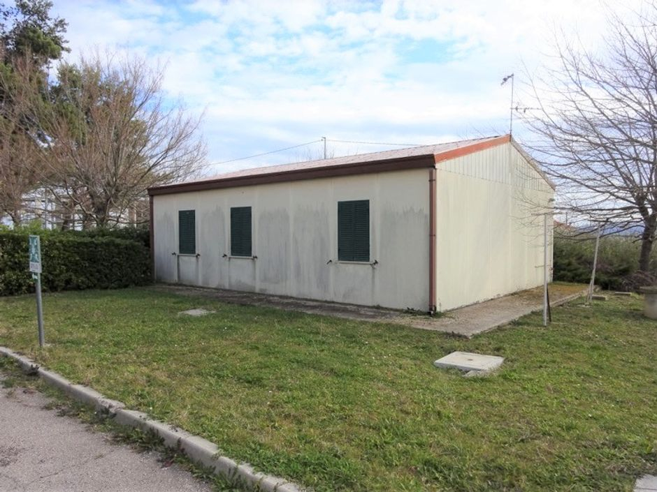 #1298 Capannone con cortile e alloggio in vendita - foto 10