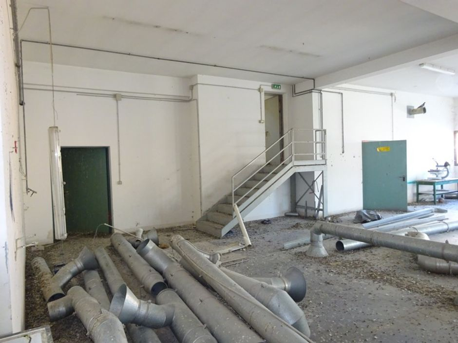 #1300 Edificio artigianale su due piani in vendita - foto 3