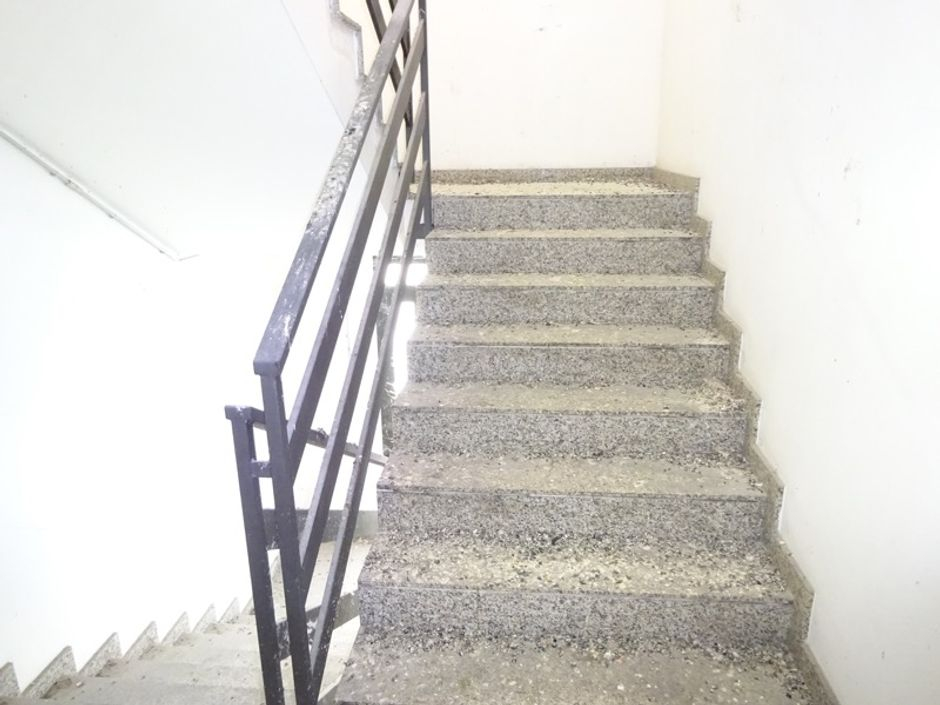 #1300 Edificio artigianale su due piani in vendita - foto 7