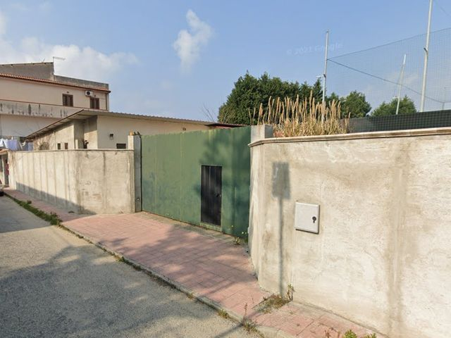 Locali deposito in vendita