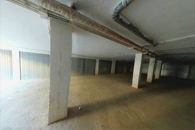 Garage in vendita