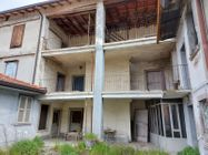 Immagine n1 - Residential building to be restored - Asta 13174