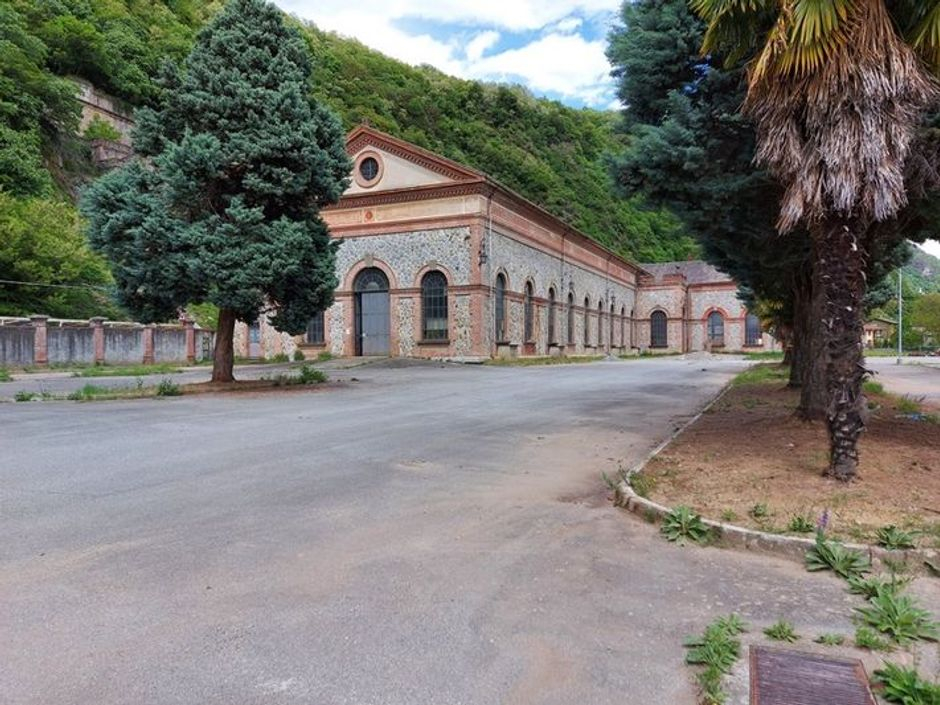 #13176 Complesso produttivo da riqualificare con terreni agricoli sparsi in vendita - foto 1