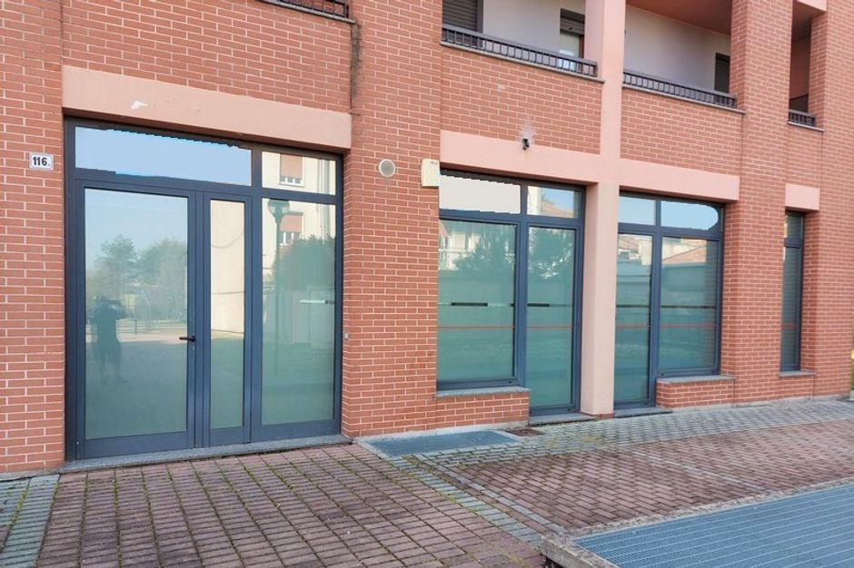 #13307 Negozio piano terra in condominio residenziale in vendita - foto 1