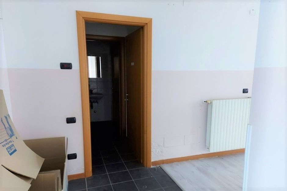 #13308 Laboratorio piano terra in condominio residenziale in vendita - foto 5