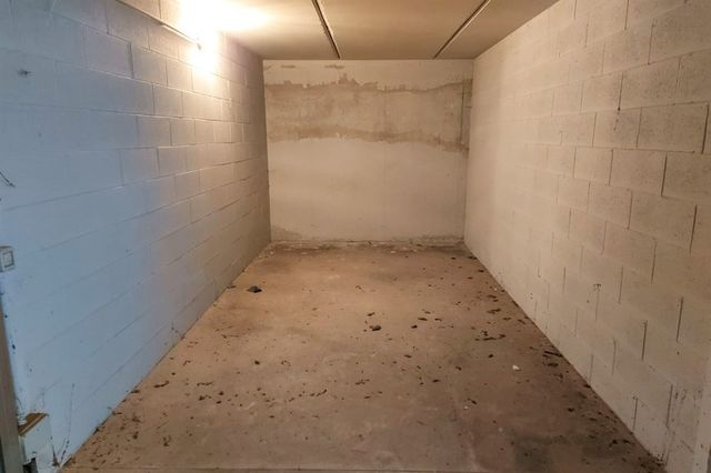 Garage in vendita