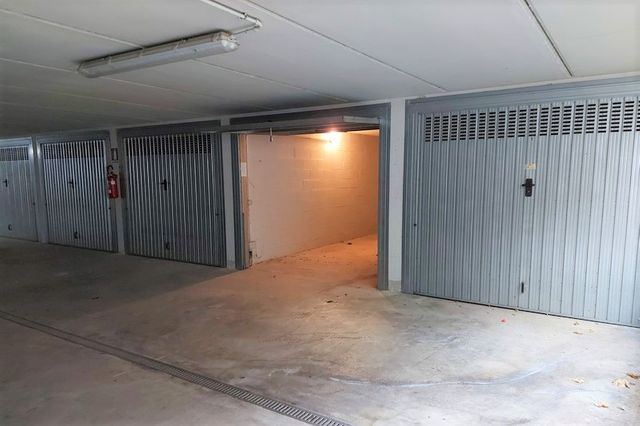 Garage in vendita