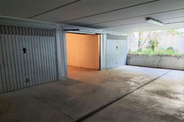 Garage in vendita
