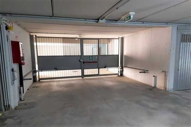 Garage in vendita