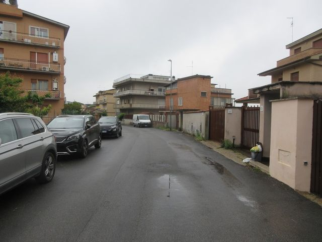 Laboratori in vendita