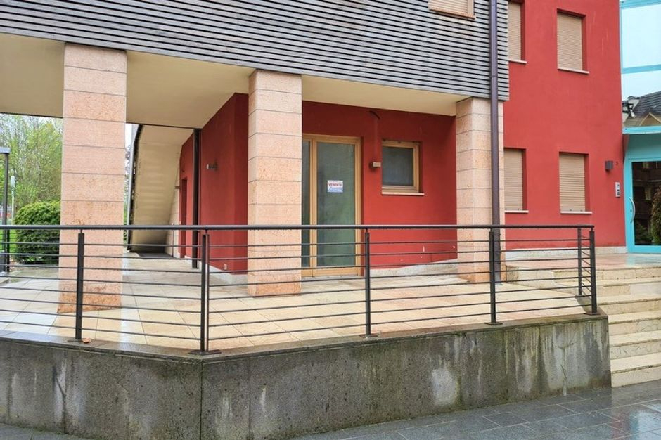 #13383 Locale commerciale con terrazzino esclusivo in vendita - foto 3