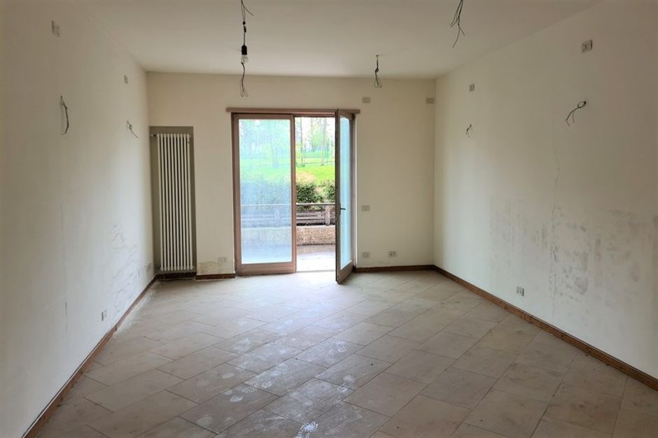 #13383 Locale commerciale con terrazzino esclusivo in vendita - foto 4