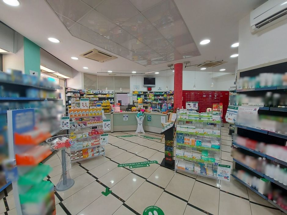 #13434 Locale commerciale con pertinenze in vendita - foto 1