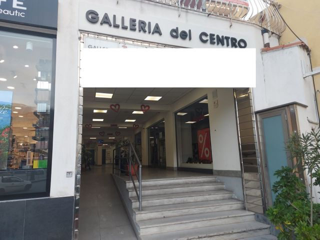 Negozi in vendita
