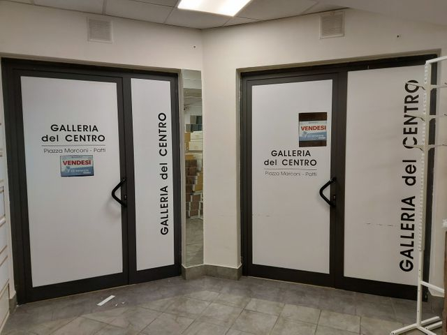 Negozi in vendita