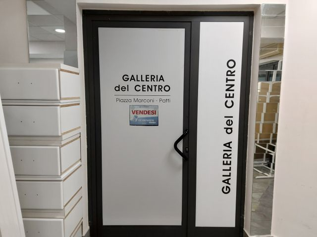 Negozi in vendita