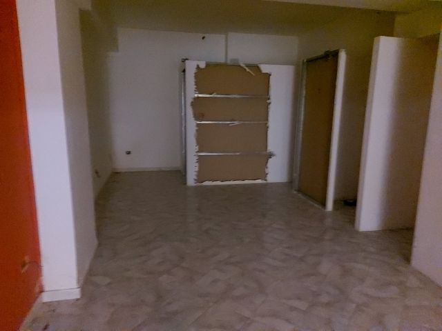 Negozi in vendita