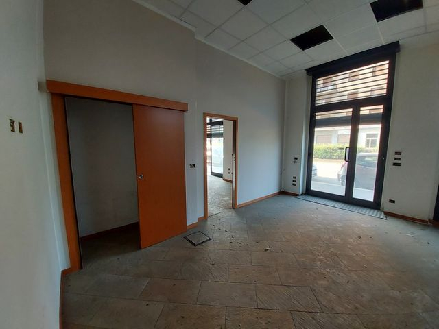 Negozi in vendita