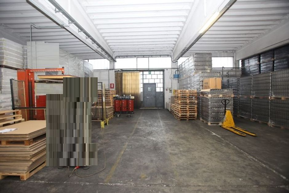 #1347 Capannone industriale con uffici e accessori in vendita - foto 3