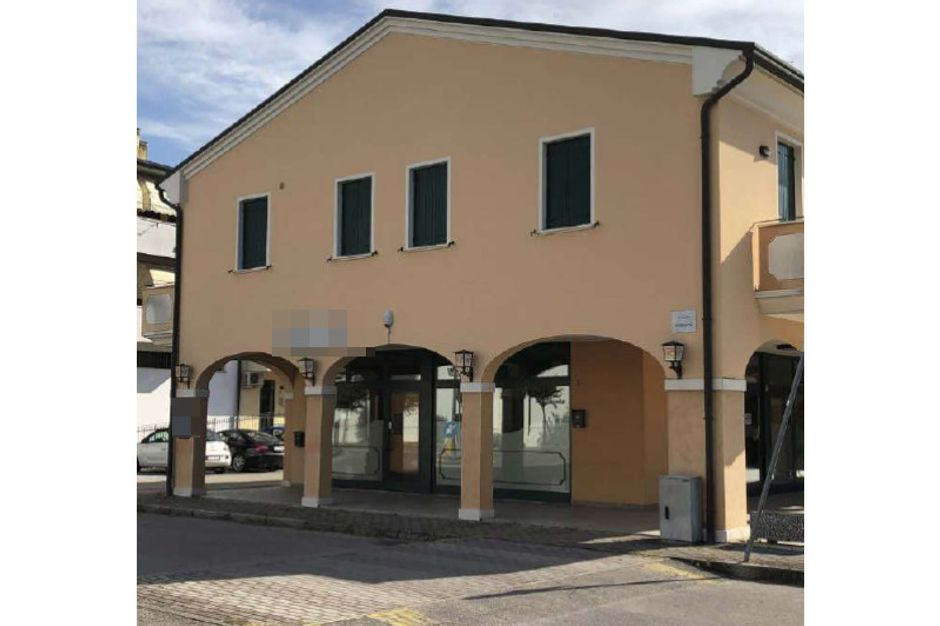 #13566 Negozio con garage in vendita - foto 4