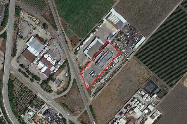 Fabbricati industriali in vendita