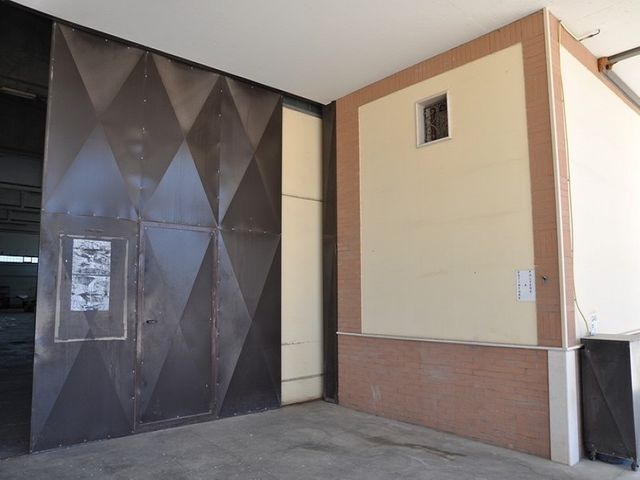 Fabbricati industriali in vendita