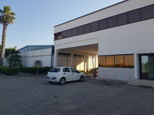 Capannoni artigianali in vendita