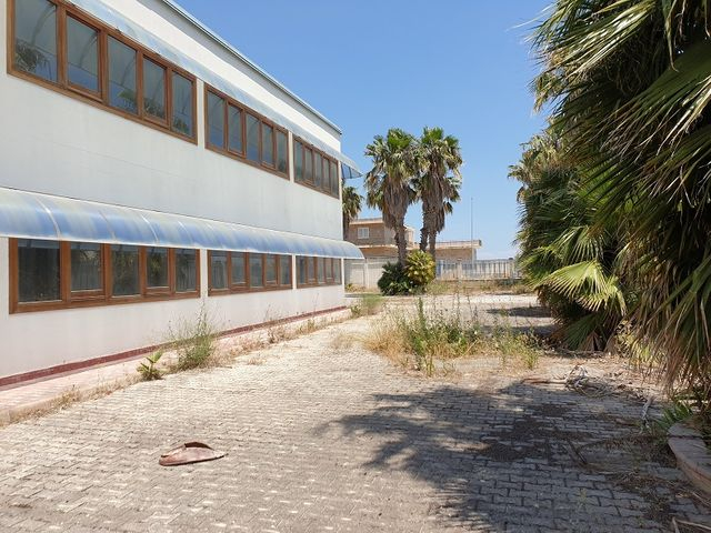 Con servizi in vendita